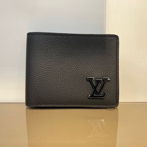 LV黑粒面牛皮Multiple5卡交叉對開短夾/金屬膠膜未撕