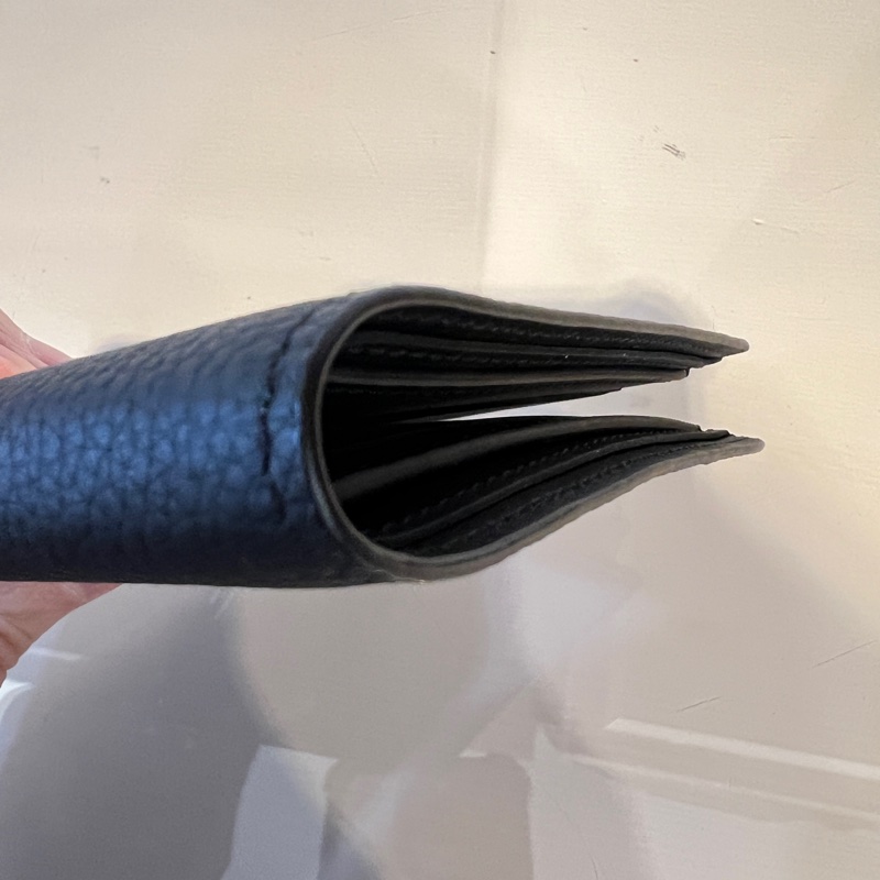 LV黑粒面牛皮Multiple5卡交叉對開短夾/金屬膠膜未撕-4