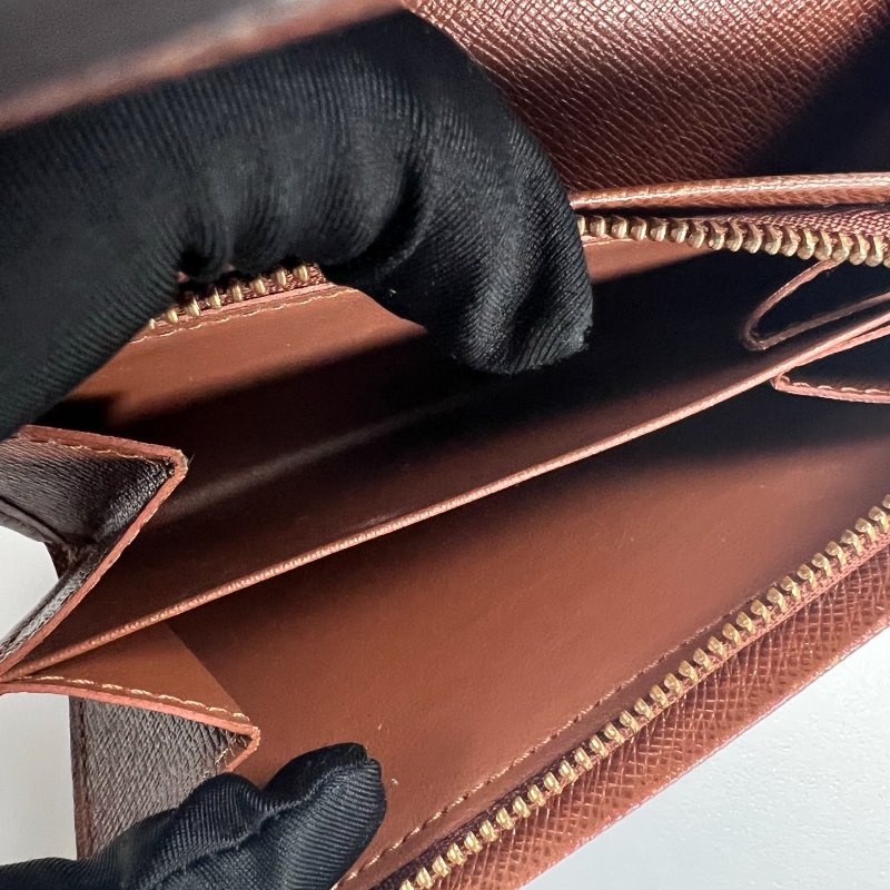 LV M61730  老花翻蓋短夾-4