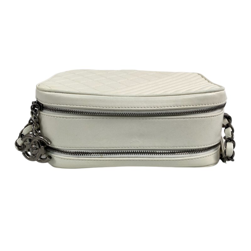 △ Chanel 香奈兒 White Lambskin Ruthenium-Finish Metal Camera Chain Shoulder Bag No.20 白色小羊皮鍍釕金屬鎖鏈肩背袋No.20 - 257026441-5