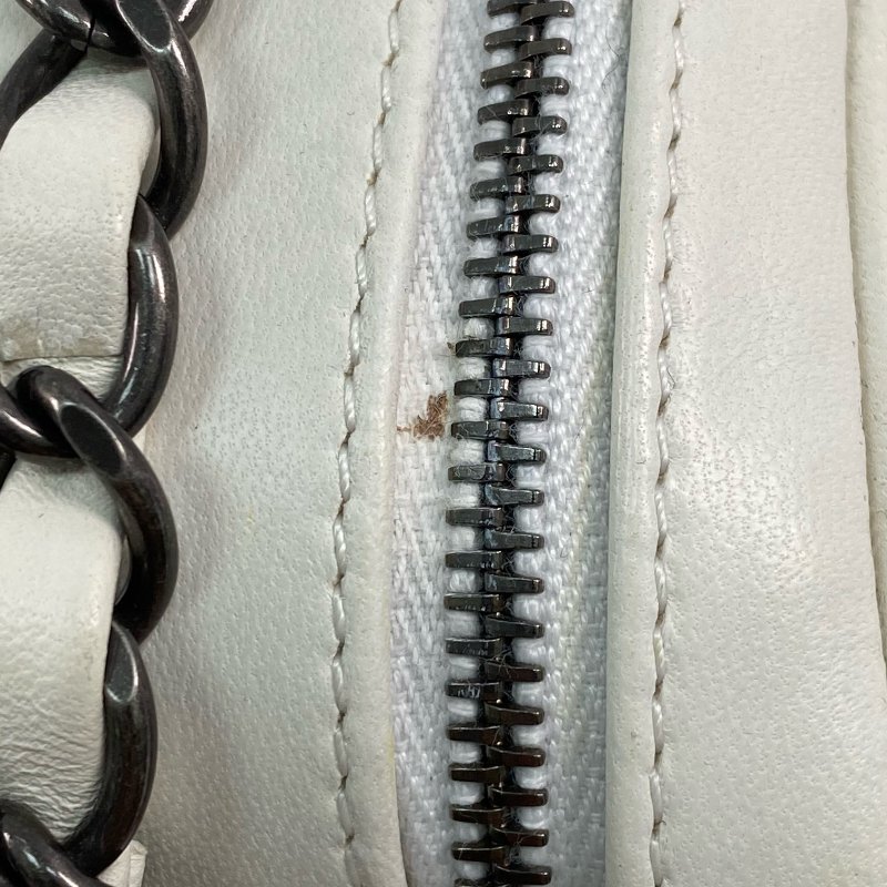 △ Chanel 香奈兒 White Lambskin Ruthenium-Finish Metal Camera Chain Shoulder Bag No.20 白色小羊皮鍍釕金屬鎖鏈肩背袋No.20 - 257026441-13
