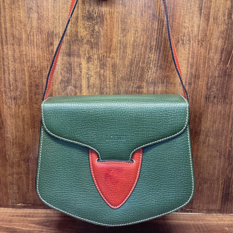 Loewe 綠色皮革斜挎包-0