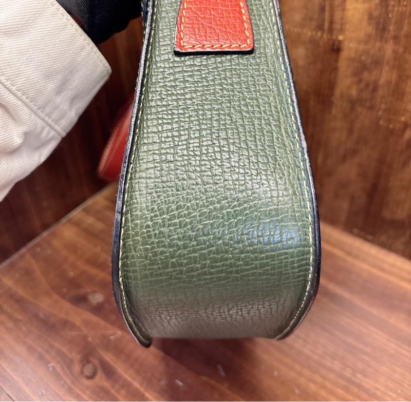 Loewe 綠色皮革斜挎包-3