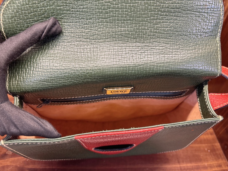 Loewe 綠色皮革斜挎包-5