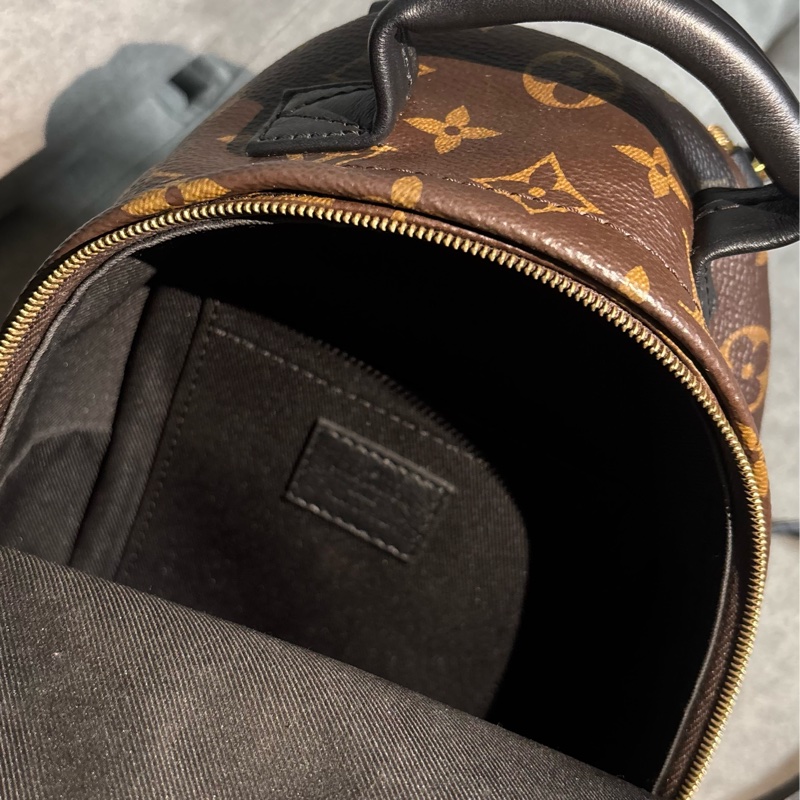 （台北微風購入） Louis Vuitton LV Palm Springs Mini 後背包小書包🎒-15