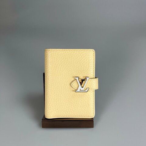 LV M11975/晶片款 日本限定淡黃色Capucines對開短夾