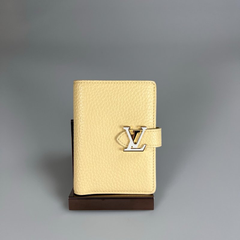 LV M11975/晶片款 日本限定淡黃色Capucines對開短夾-0