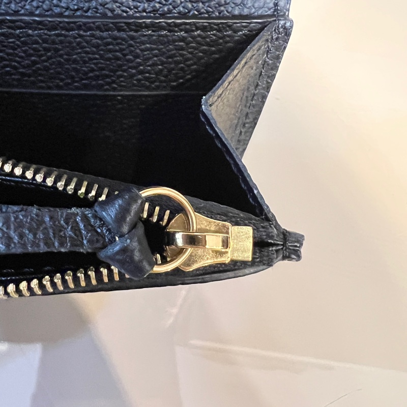 LV黑牛皮壓紋Rosalie金釦下蓋2卡零錢包-15