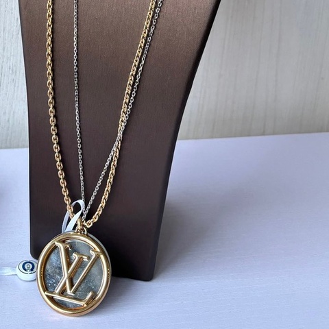 LV 圓牌大logo長款項鍊