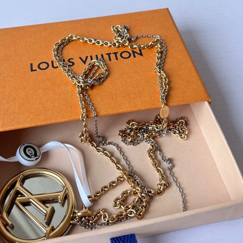 LV 圓牌大logo長款項鍊-3