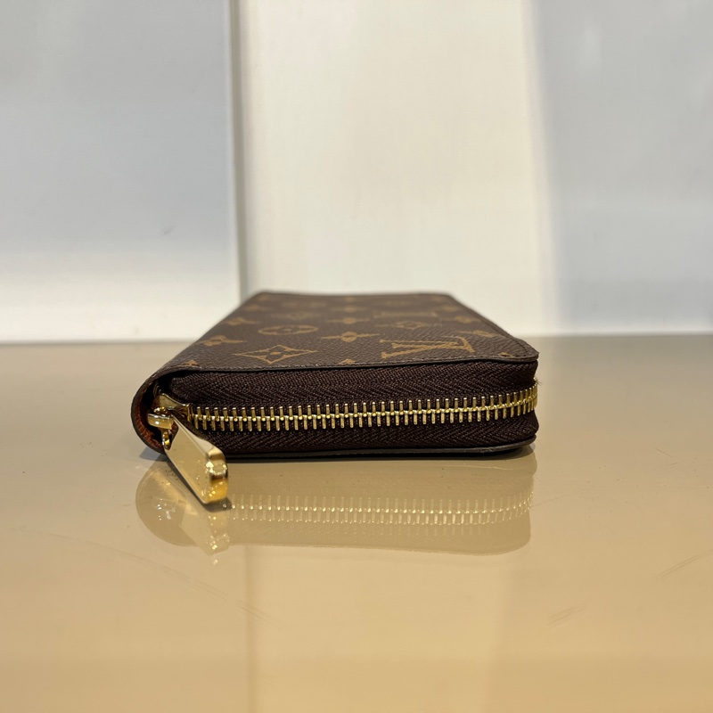 LV原花金釦12卡ㄇ拉長夾M42616-5