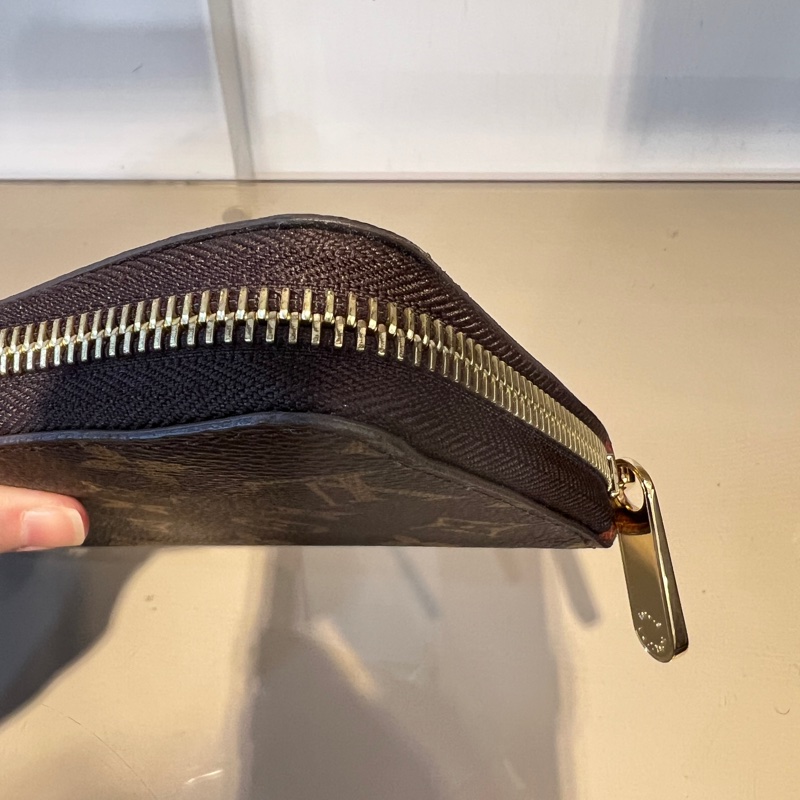 LV原花金釦12卡ㄇ拉長夾M42616-8