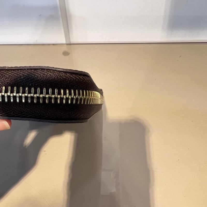 LV原花金釦12卡ㄇ拉長夾M42616-9