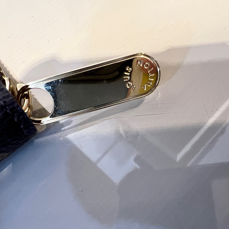 LV原花金釦12卡ㄇ拉長夾M42616-13