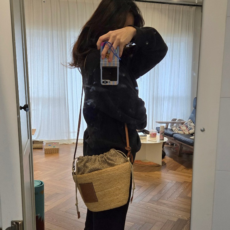 【全新】LOEWE酒椰纖維和小牛皮Pochette斜背包 (已絕版)-4
