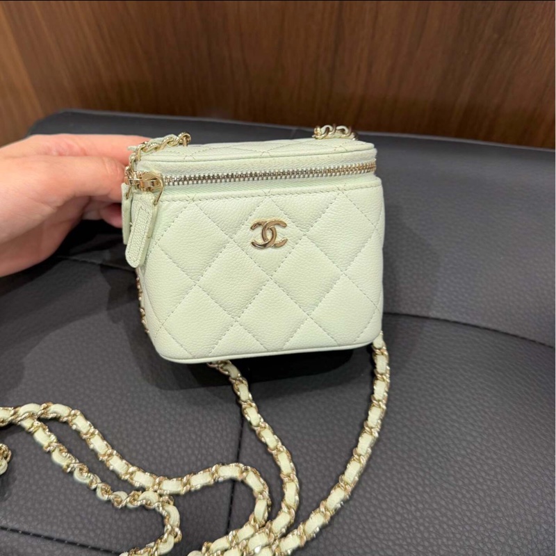 【98%新 ✨ 全網最低價】Chanel 荔枝皮淡綠色金色小盒子 2025年-0