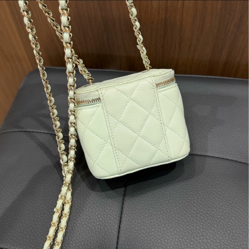 【98%新 ✨ 全網最低價】Chanel 荔枝皮淡綠色金色小盒子 2025年-1
