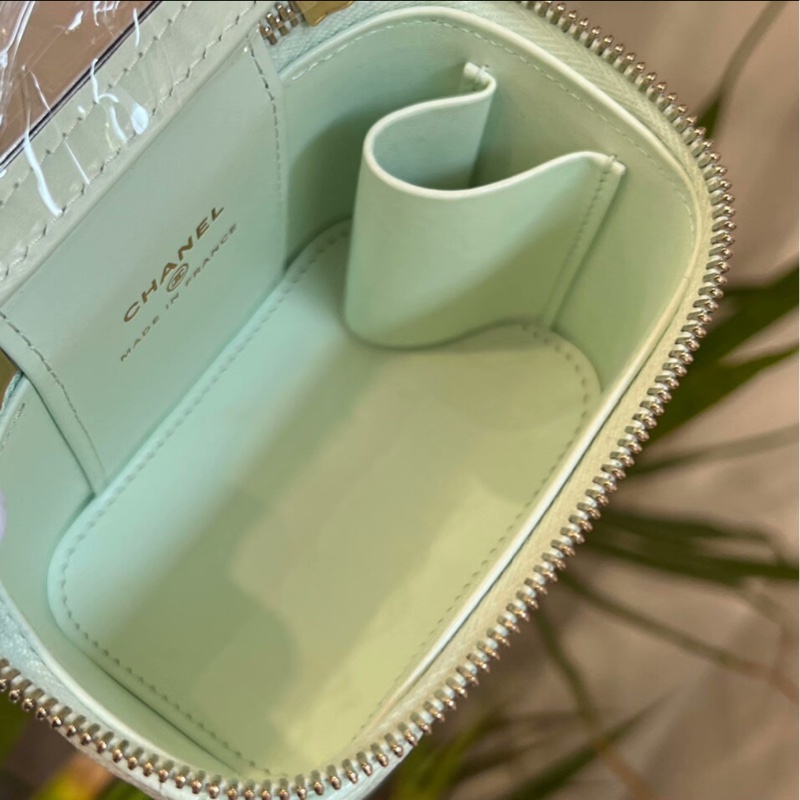 【98%新 ✨ 全網最低價】Chanel 荔枝皮淡綠色金色小盒子 2025年-3