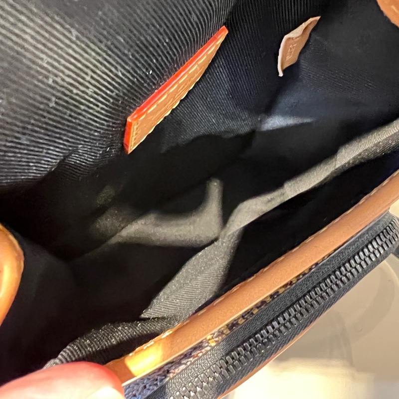 LV原花Nigo聯名黑釦前ㄇ拉口袋下蓋限量肩斜背包-10