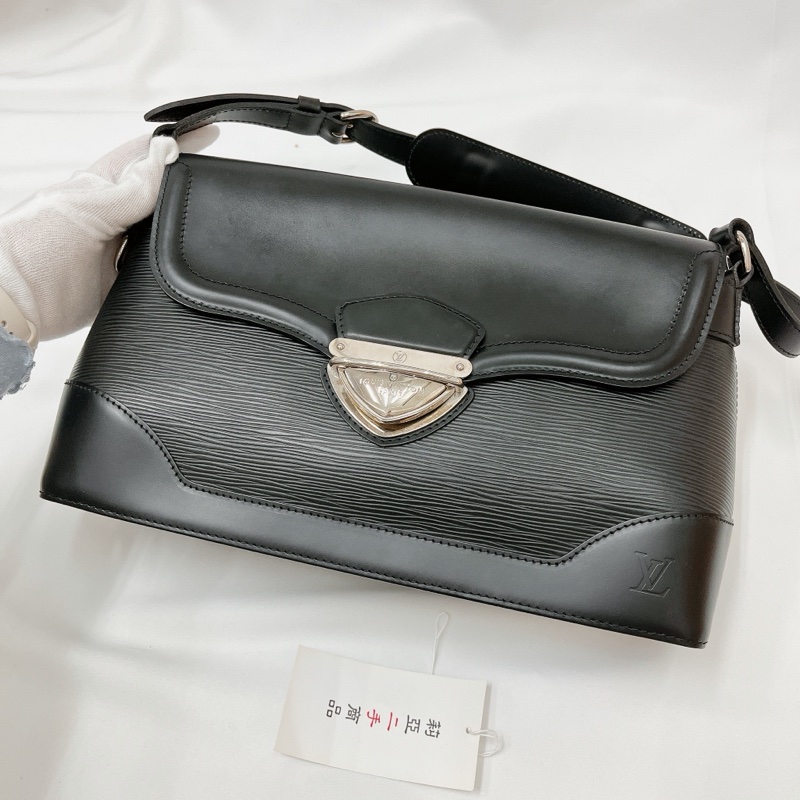 莉亞精品♡ LV 水波紋腋下包 黑 二手美品-3