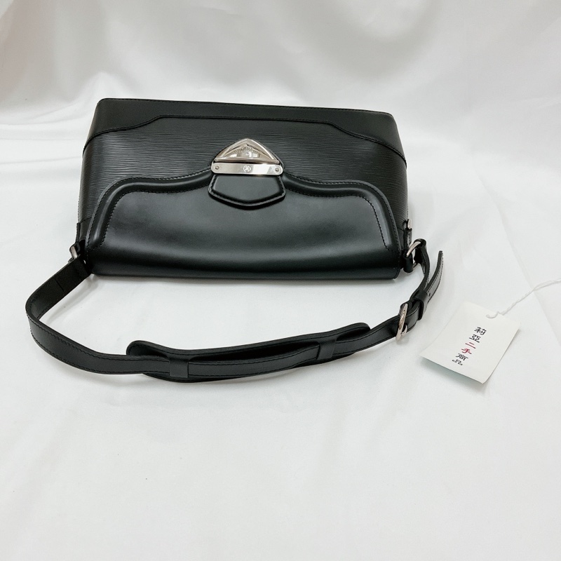 莉亞精品♡ LV 水波紋腋下包 黑 二手美品-5