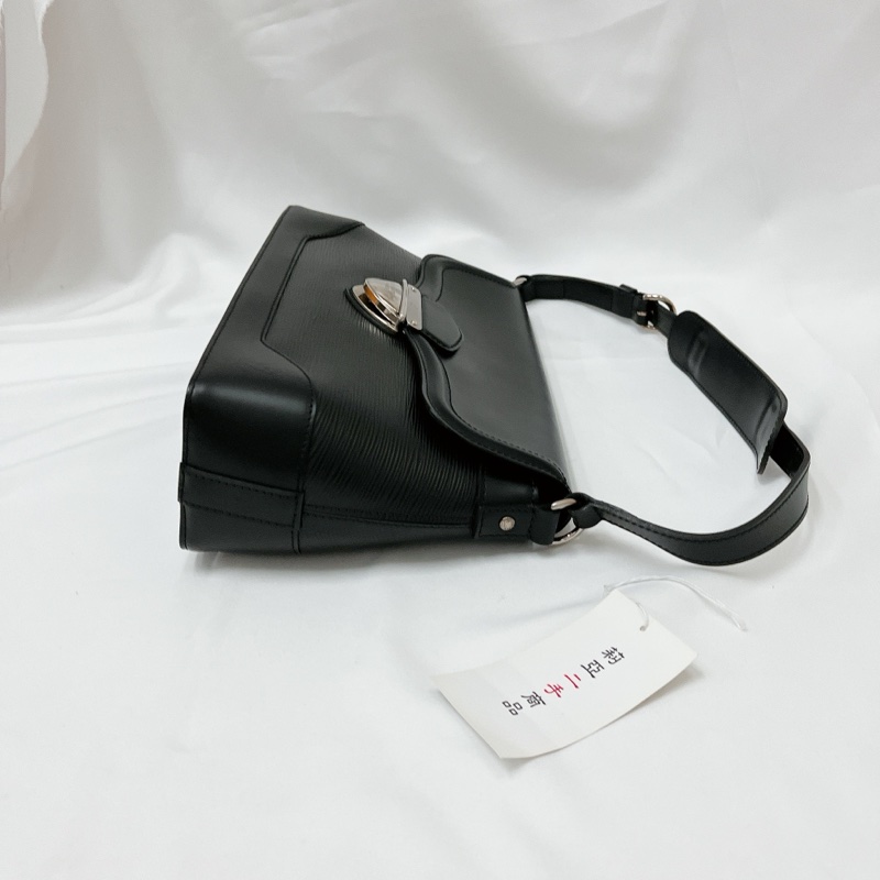 莉亞精品♡ LV 水波紋腋下包 黑 二手美品-8