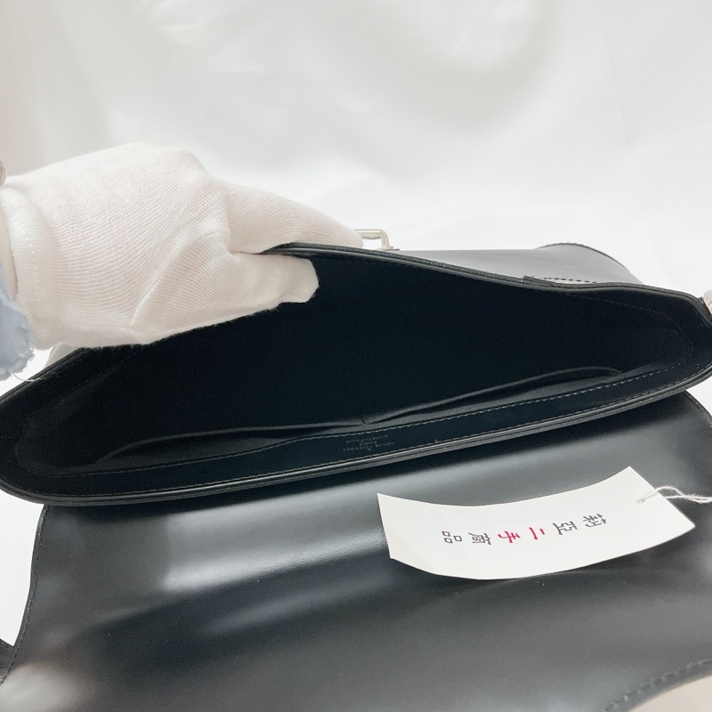 莉亞精品♡ LV 水波紋腋下包 黑 二手美品-14