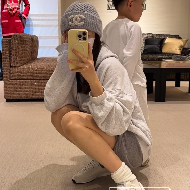 ⭐️賣場有滿額折扣⭐️香奈兒 最新秋冬款 灰色厚織毛帽-5