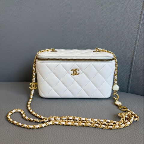 【95%新 ✨ 全網最低價】Chanel 22K白金羊皮琺瑯愛心長盒子 特別款