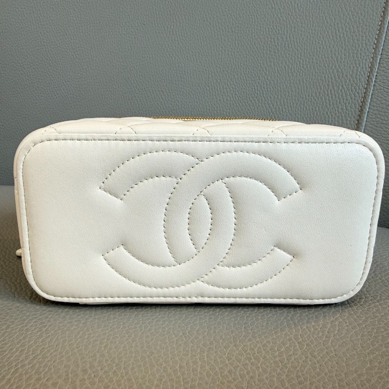 【95%新 ✨ 全網最低價】Chanel 22K白金羊皮琺瑯愛心長盒子 特別款-4