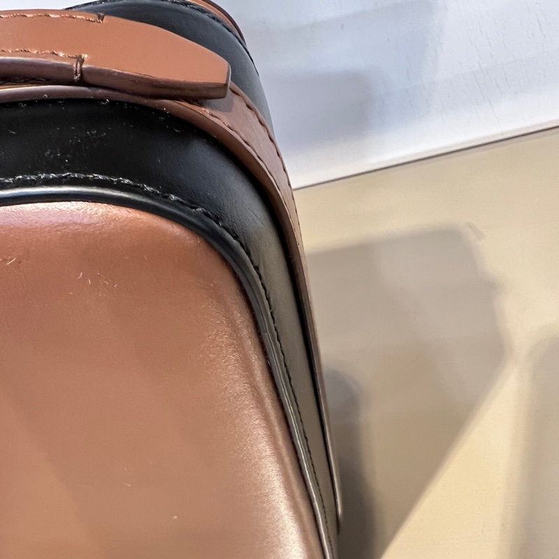 Burberry咖牛皮Grace金釦下蓋磁吸肩斜背包-8