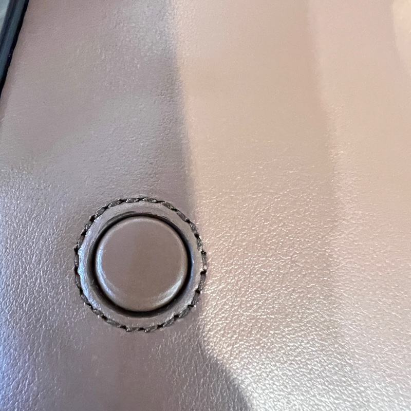 Burberry咖牛皮Grace金釦下蓋磁吸肩斜背包-14