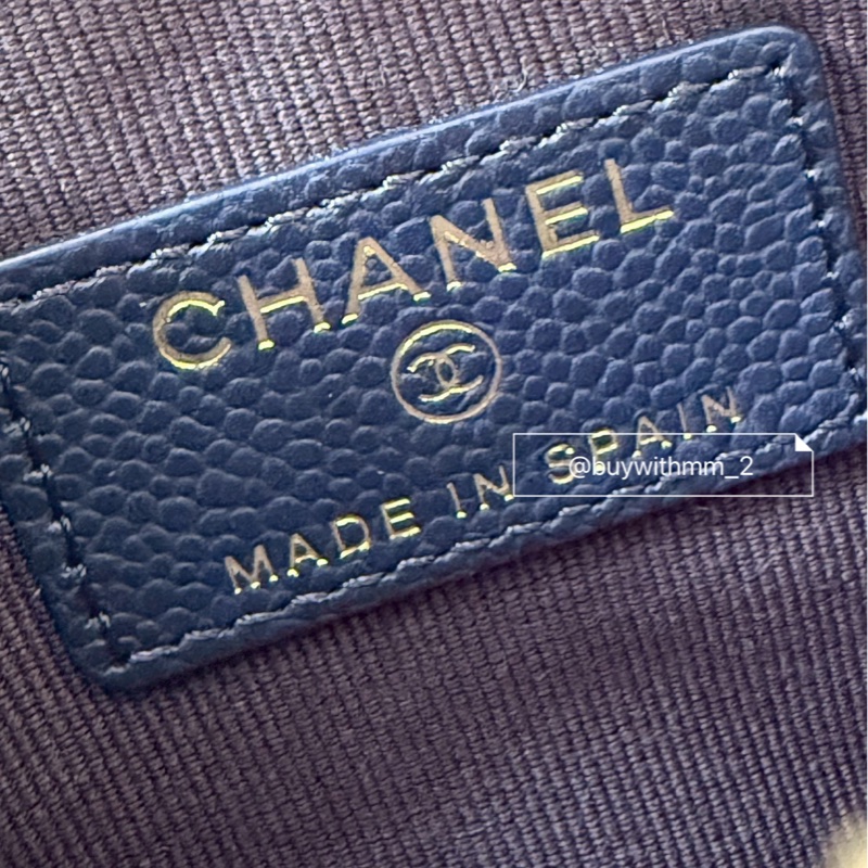 ⭐️賣場有滿額折扣⭐️香奈兒 深藍淡金釦一字拉鏈零錢包-5