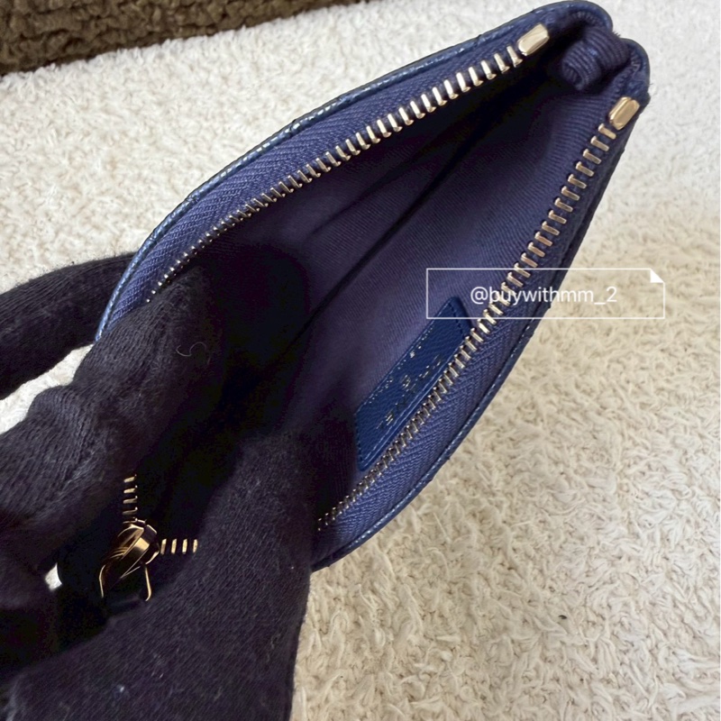 ⭐️賣場有滿額折扣⭐️香奈兒 深藍淡金釦一字拉鏈零錢包-6