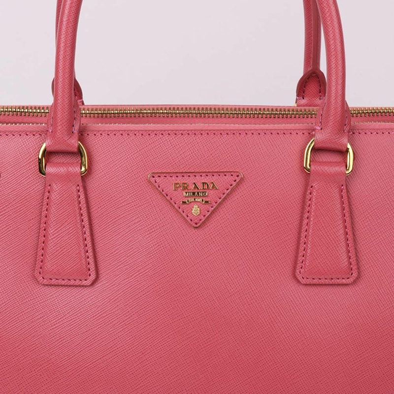 【包稅】PRADA Saffiano Lux 粉紅雙肩包-1