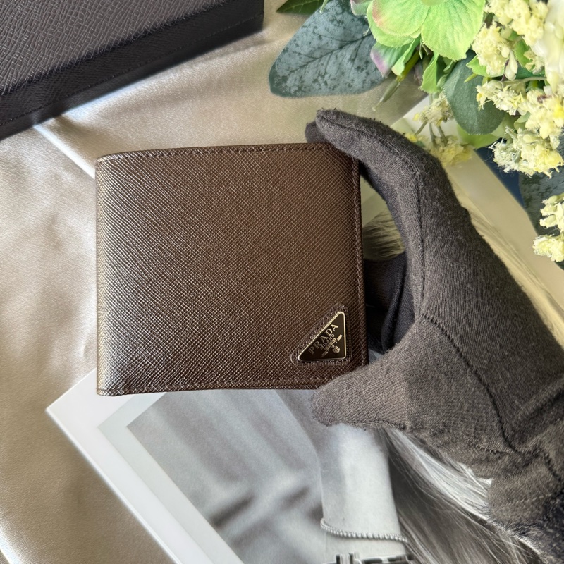 三角牌LOGO防刮牛皮對開短夾(咖啡色)-1