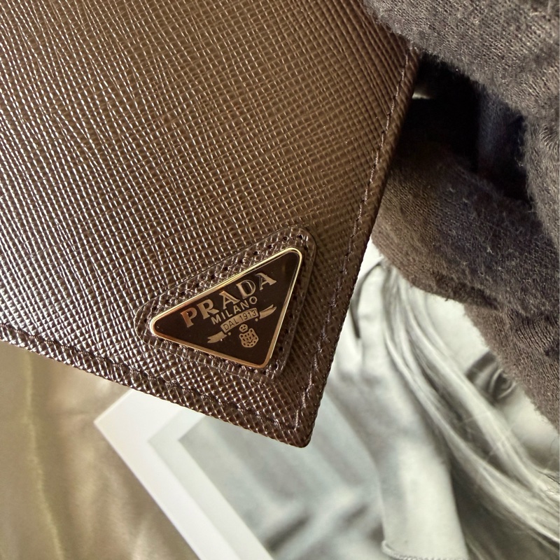 三角牌LOGO防刮牛皮對開短夾(咖啡色)-8