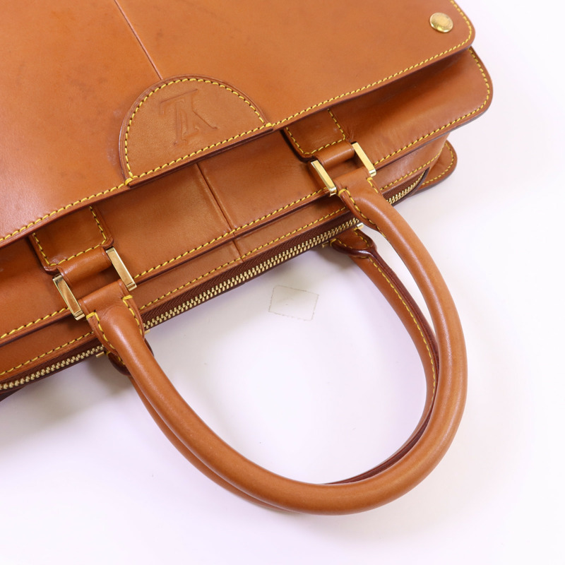 LOUIS VUITTON Nomad皮革Nomad Negev金扣手挽袋-4