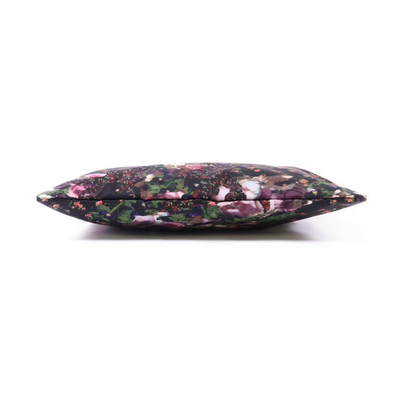 GIVENCHY 尼龍Pouch銀扣手拿包-3