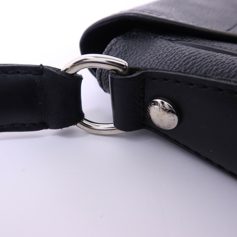 LOUIS VUITTON Damier Graphite Daniel GM銀扣肩背袋-9