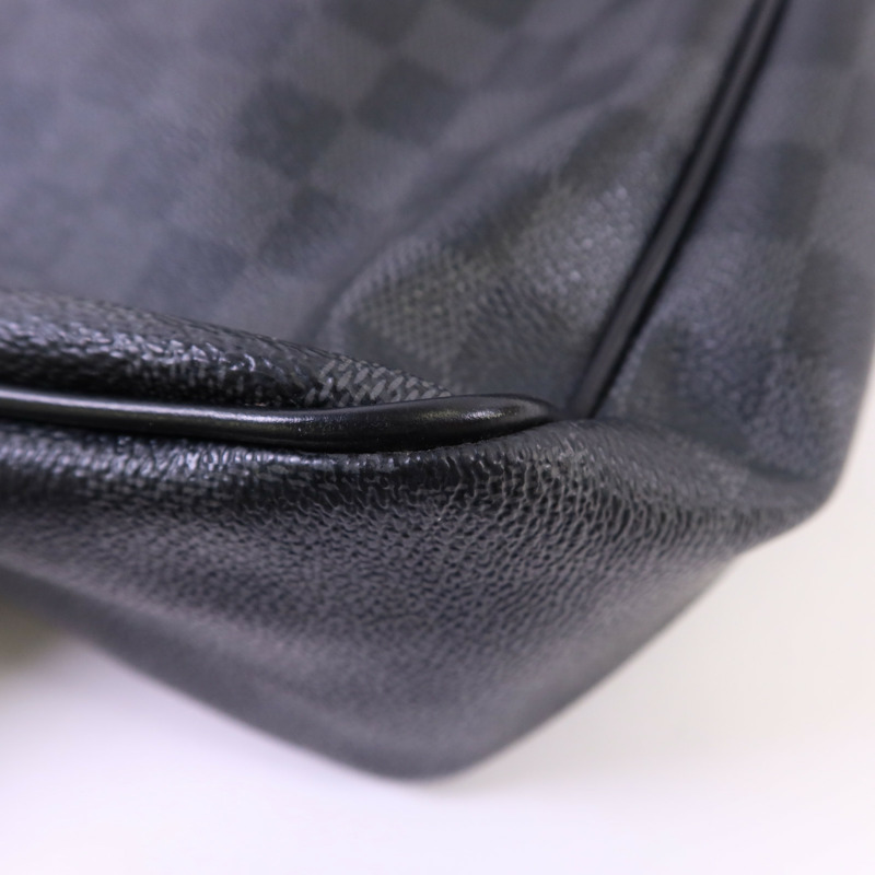 LOUIS VUITTON Damier Graphite Daniel GM銀扣肩背袋-13