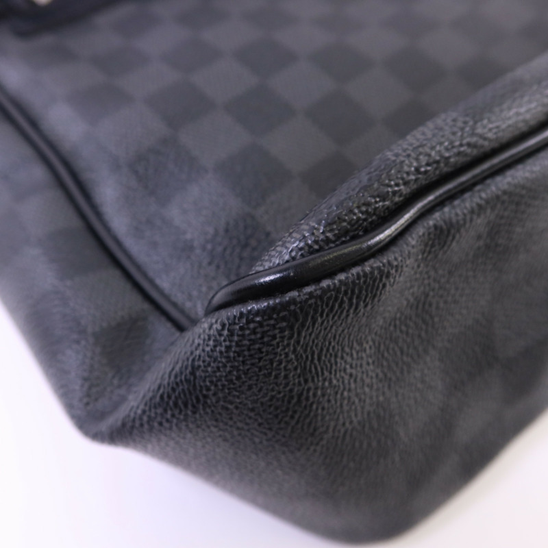 LOUIS VUITTON Damier Graphite Daniel GM銀扣肩背袋-14
