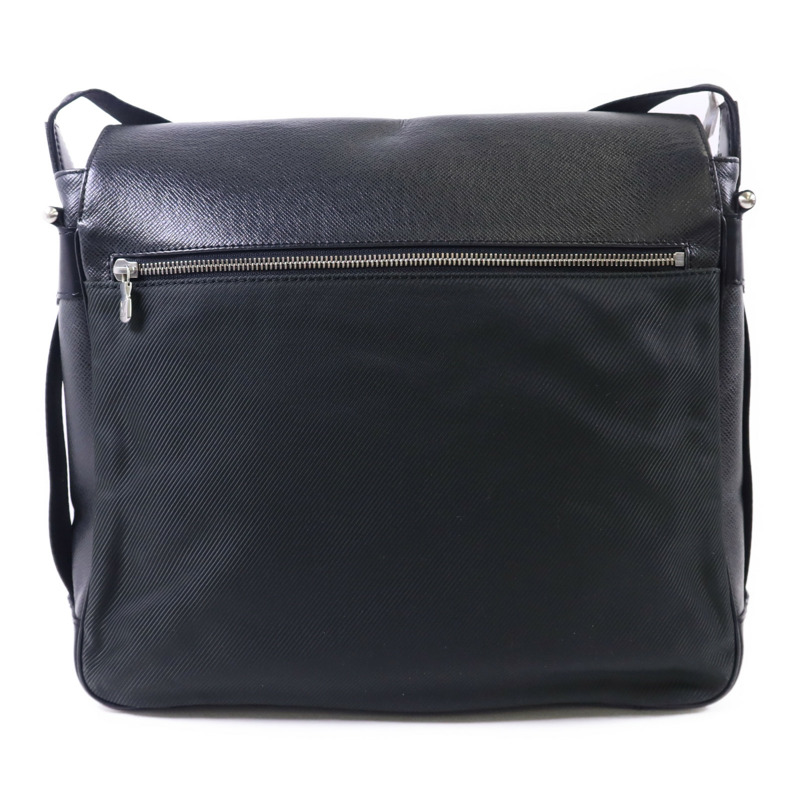 LOUIS VUITTON Taiga Victor金扣肩背袋-1