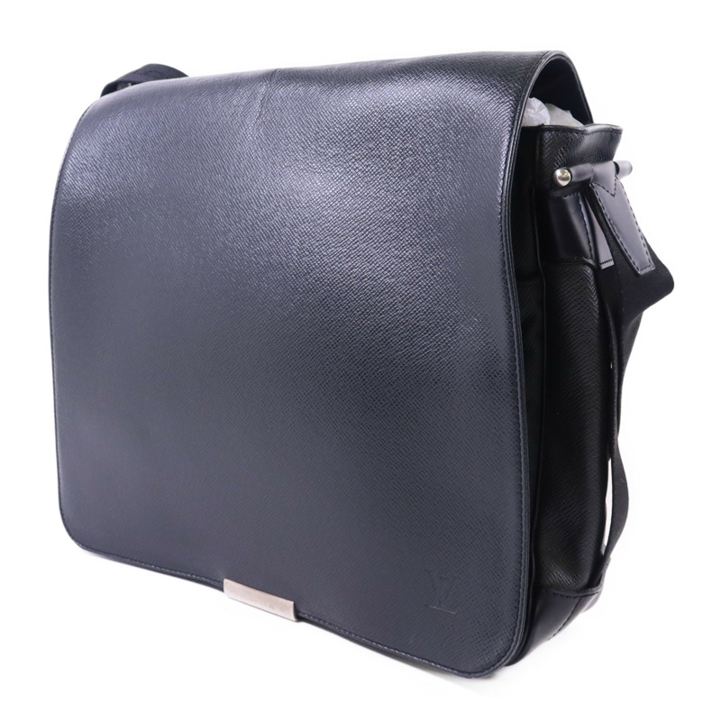 LOUIS VUITTON Taiga Victor金扣肩背袋-2