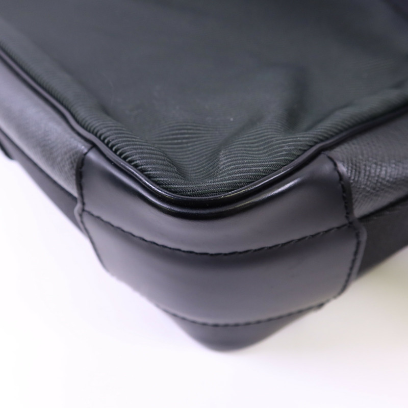 LOUIS VUITTON Taiga Victor金扣肩背袋-13