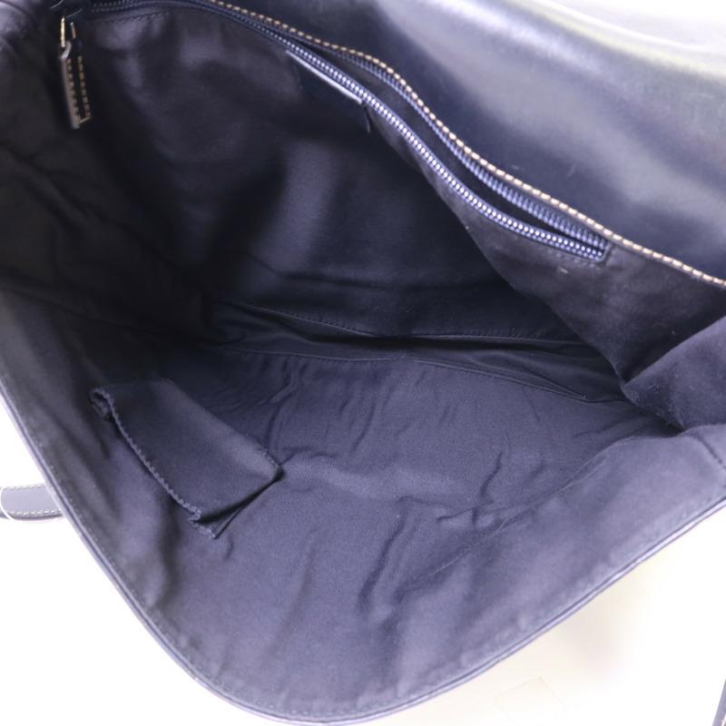 GUCCI 牛皮皮革Messenger Bag銀扣肩背袋-5