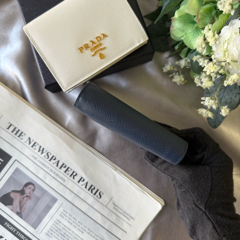 浮雕Logo 防刮皮革二折零錢袋短夾(深藍色)-7