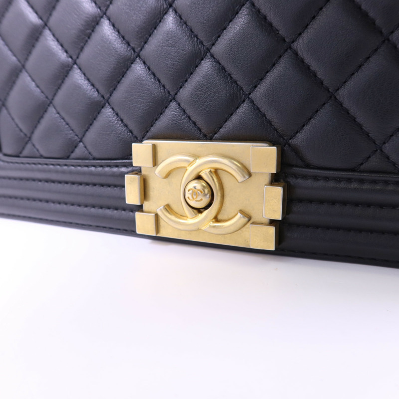 CHANEL 牛皮皮革Boy 25金扣鏈帶肩背袋-9