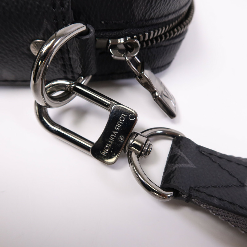 LOUIS VUITTON Monogram Eclipse YK x Trio Messenger銀扣肩背袋-6