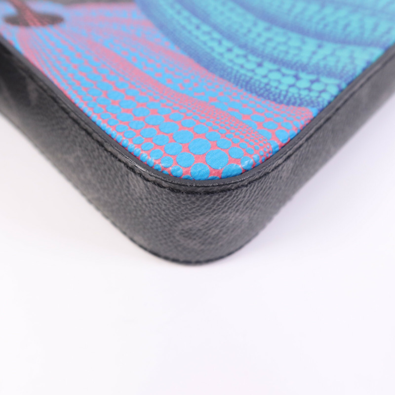 LOUIS VUITTON Monogram Eclipse YK x Trio Messenger銀扣肩背袋-10